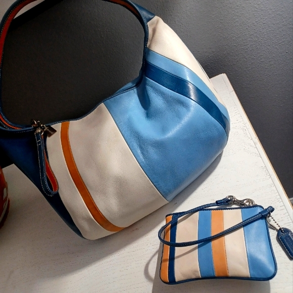 VINTAGE 6IN MATCHED WRISTLET & LARGE 15IN WIDE COACH BLUE STRIPED HOBO ERGO BAG - Picture 9 of 17